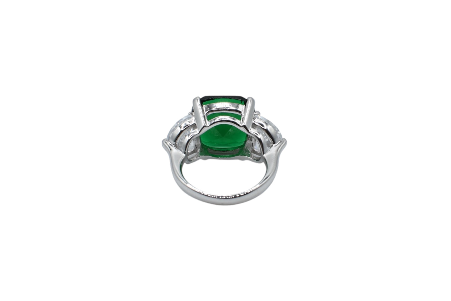 Eva Ring