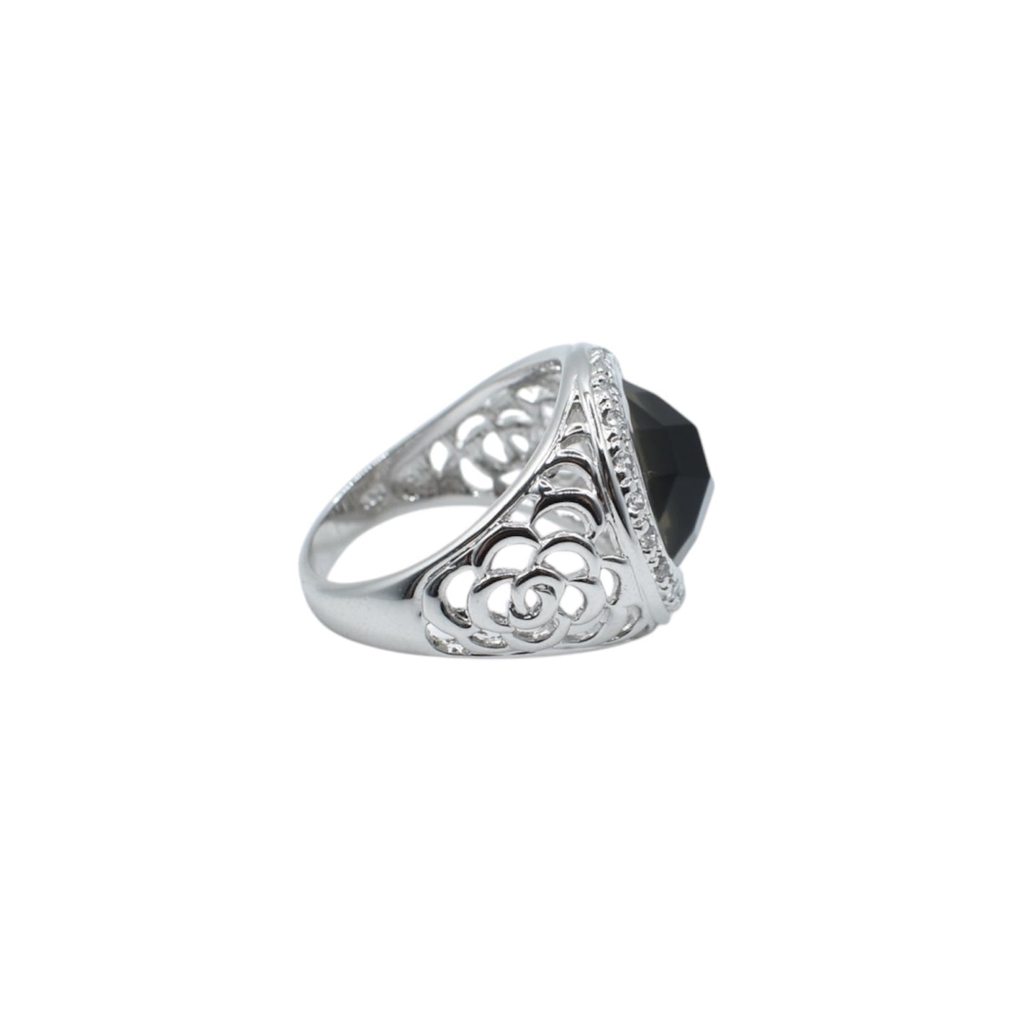Eva Ring